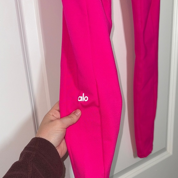 ALO Yoga Leggings - Picture 5 of 8